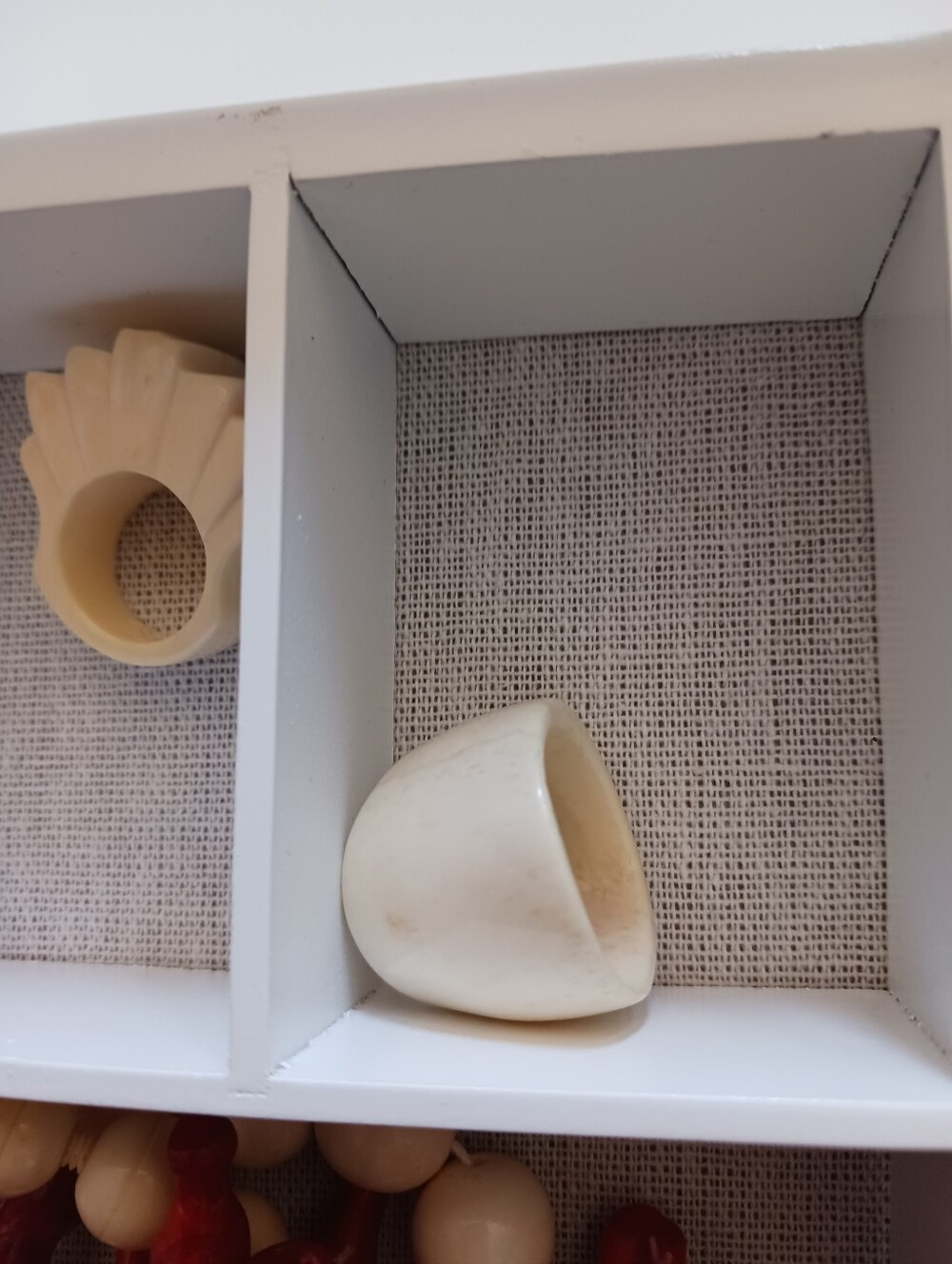 Wooden White Drawer  Jewlery Case With Bone Jewlery - Picture 8 of 16
